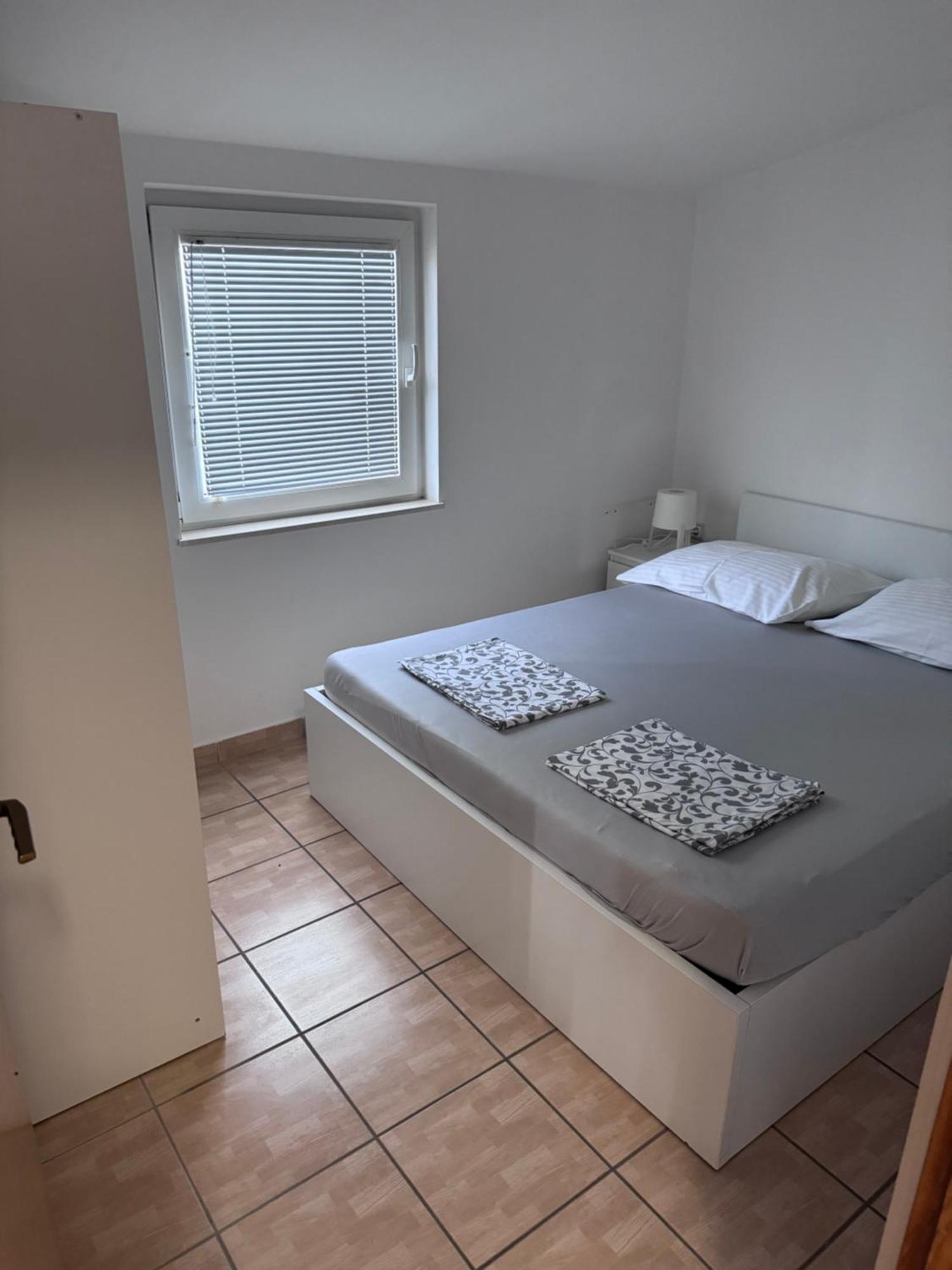 Apartmani Bruno Vrsi Zewnętrze zdjęcie